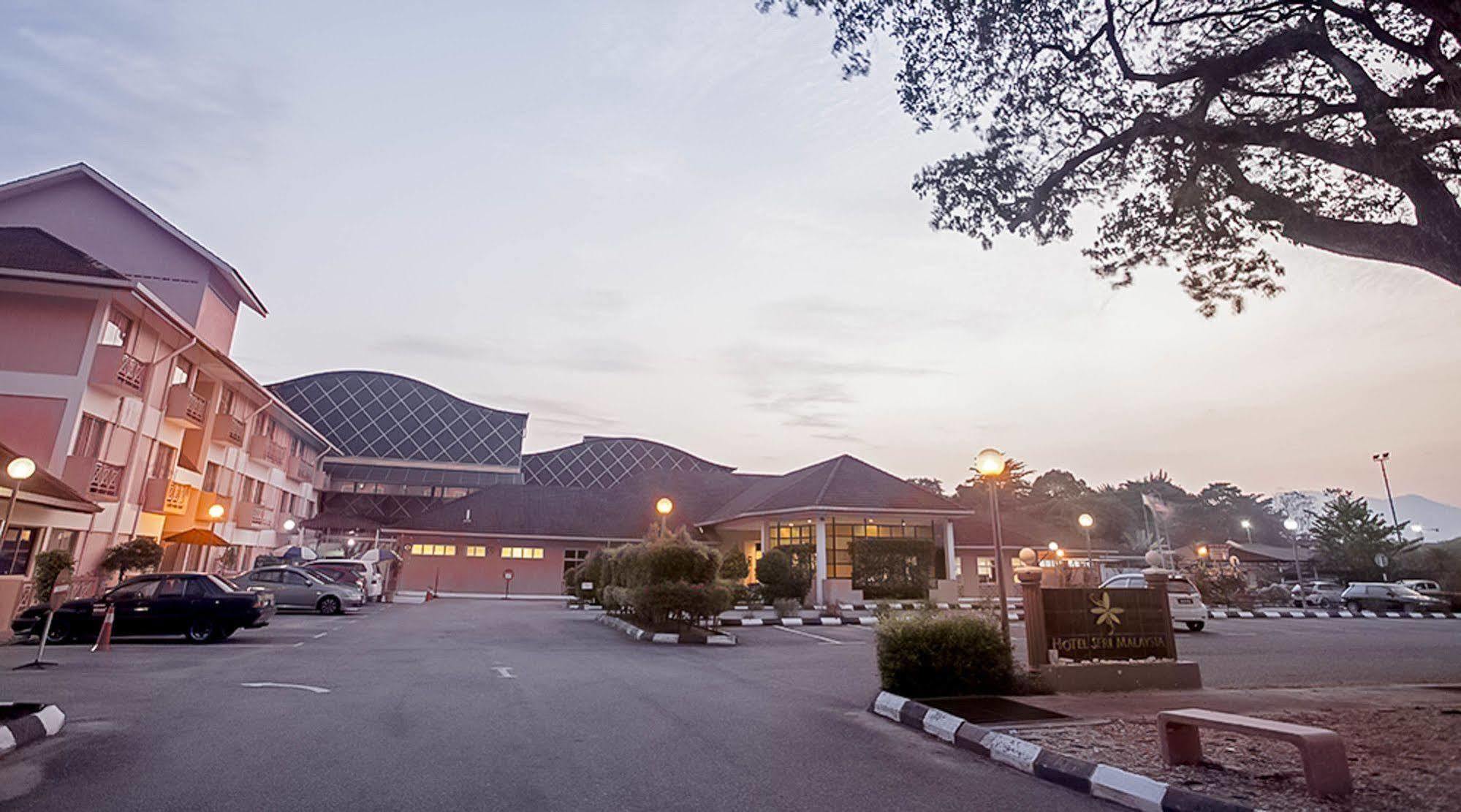 Hotel Seri Malaysia איפוה מראה חיצוני תמונה