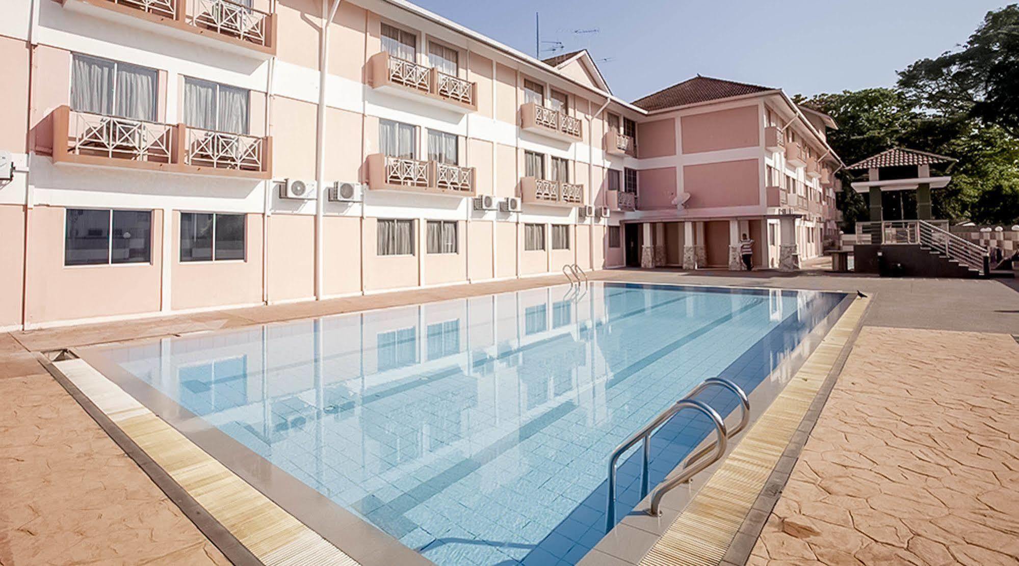 Hotel Seri Malaysia איפוה מראה חיצוני תמונה