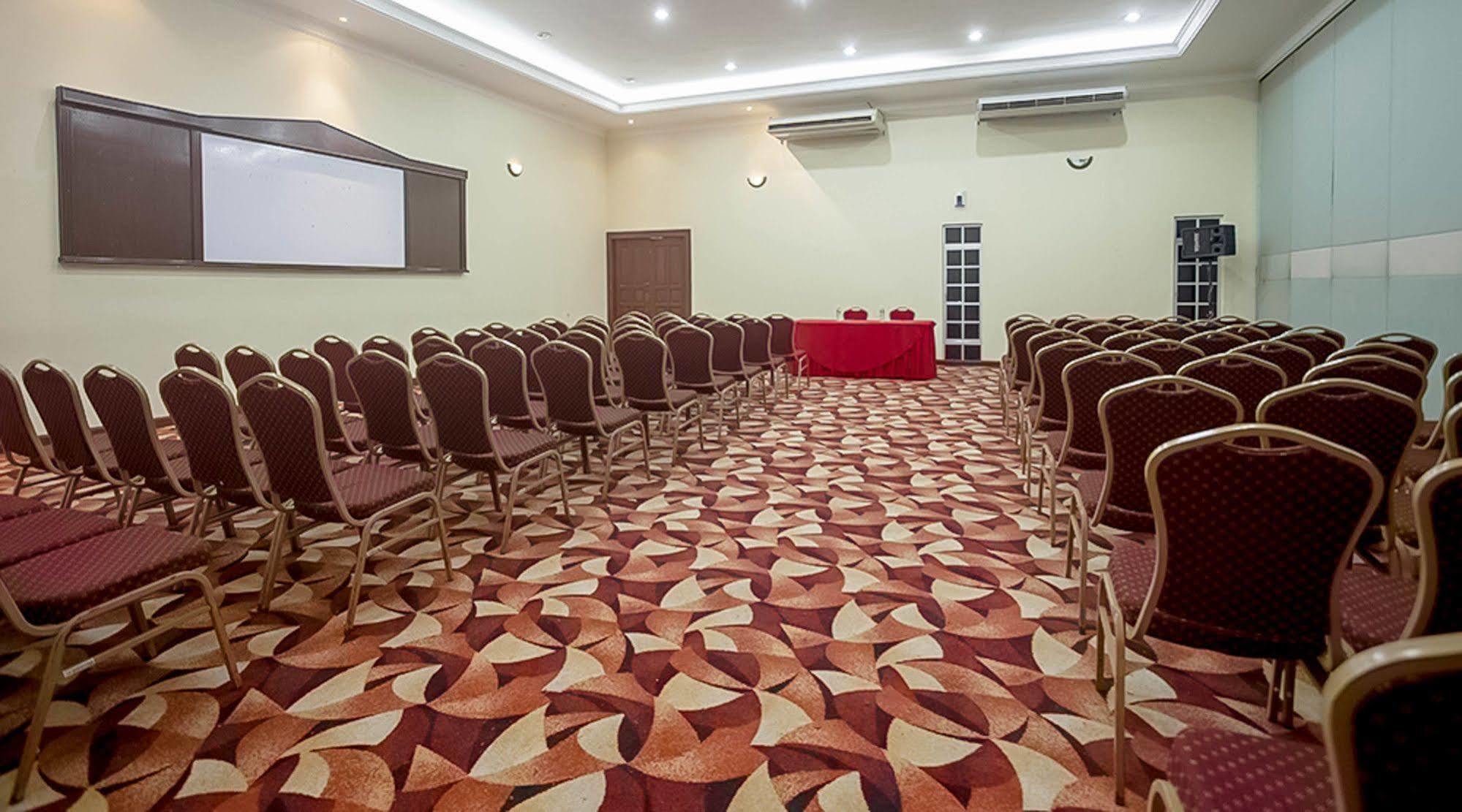 Hotel Seri Malaysia איפוה מראה חיצוני תמונה